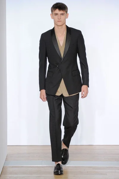 Look 24